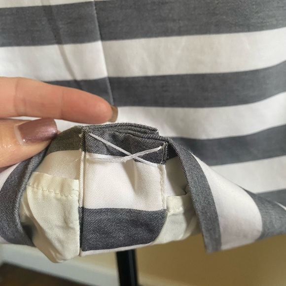 Great dress for daytime occasions. Beautiful fabric fully lined. - Picture 6 of 8